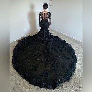 Exquisite Black Lace Long Sleeve Gown